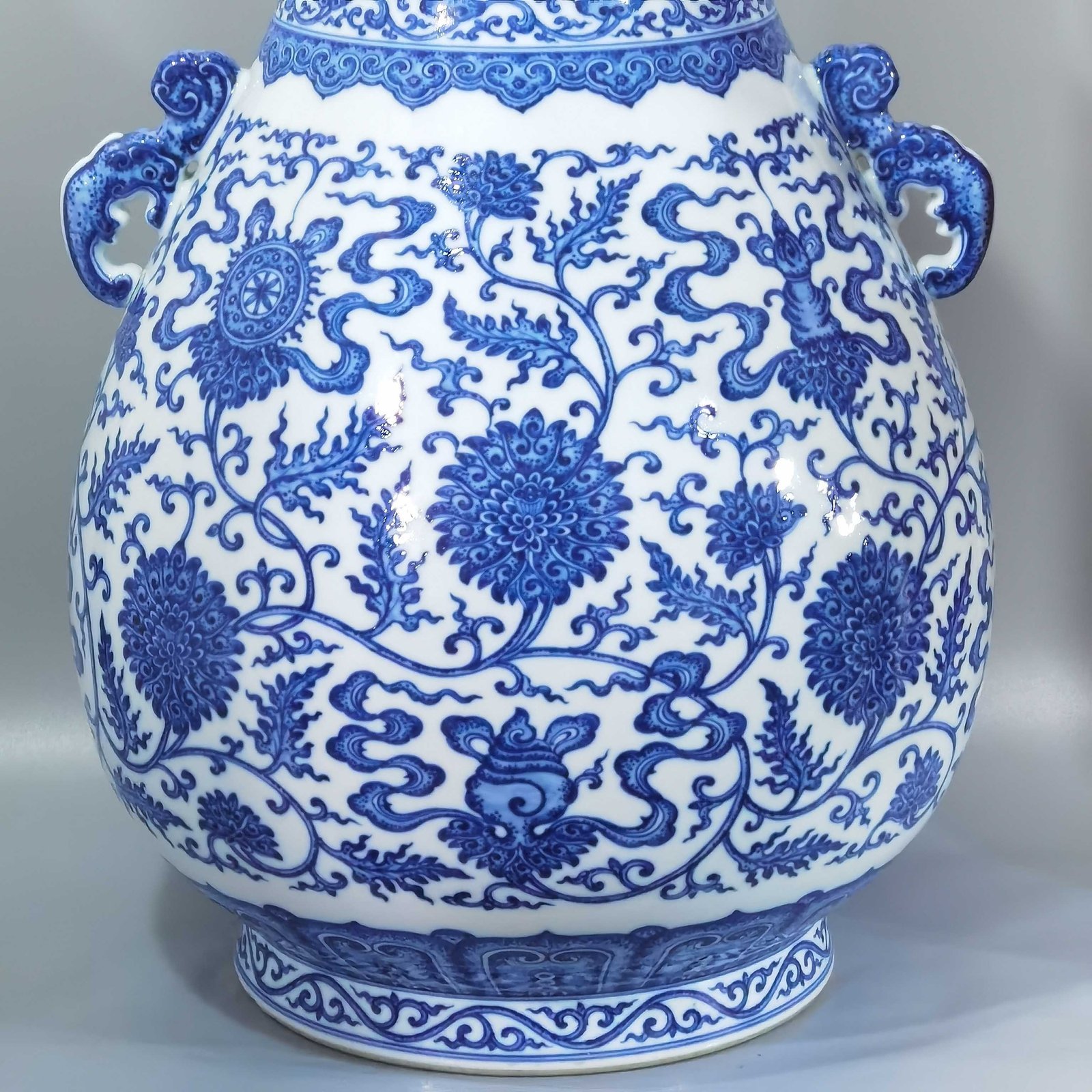 Qing Dynasty Qianlong blue and white entwined branches with eight treasures and lotus