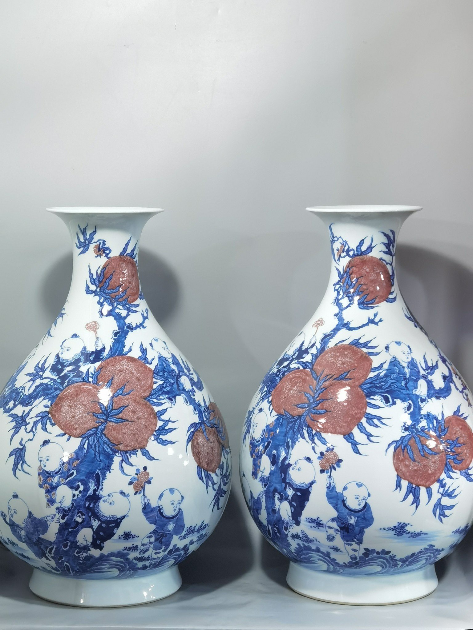 Qing Dynasty Qianlong blue and white underglaze red jade pot