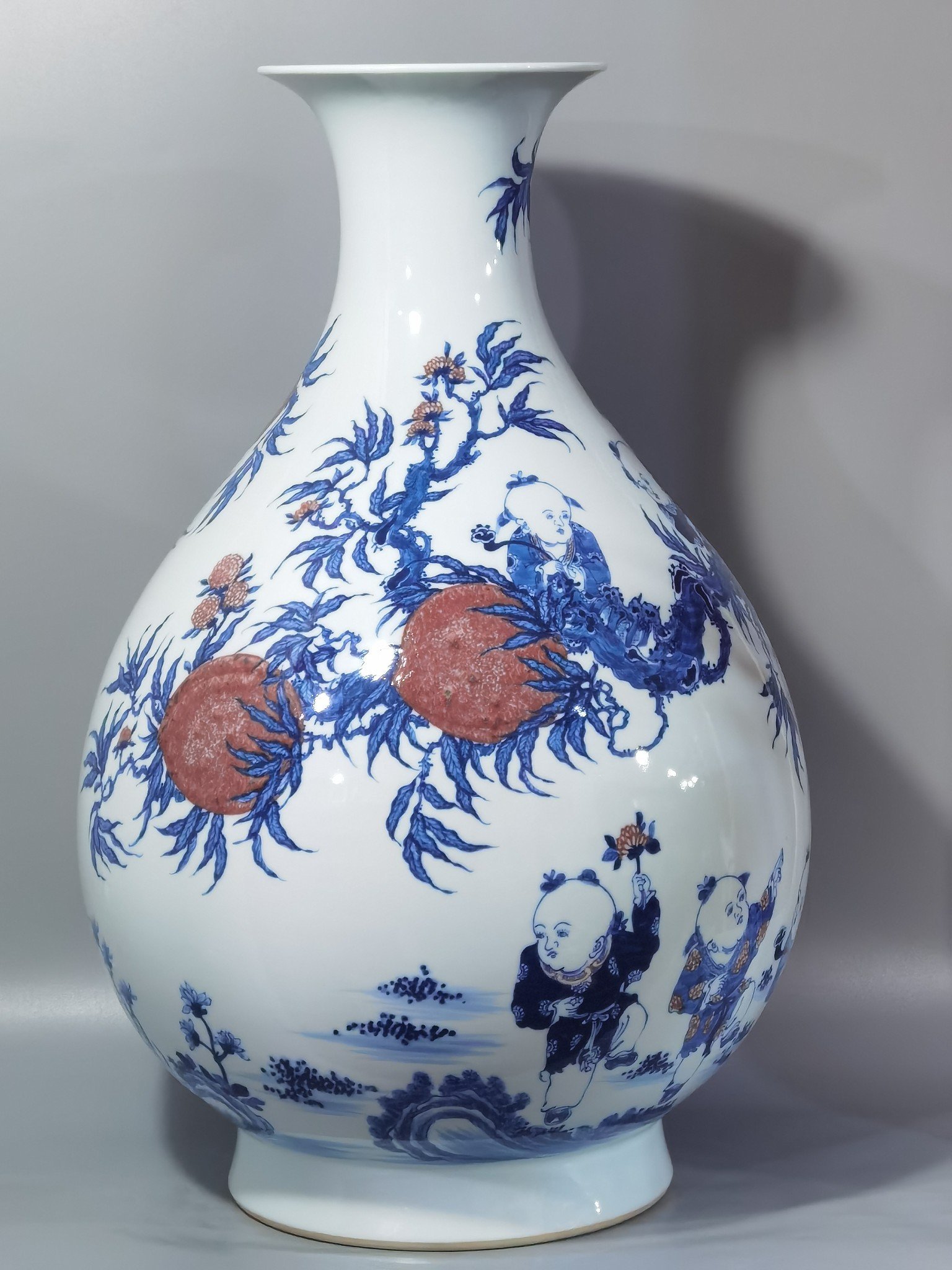 Qing Dynasty Qianlong blue and white underglaze red jade pot