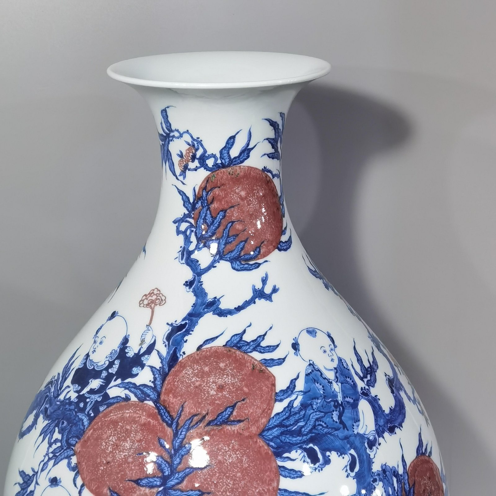 Qing Dynasty Qianlong blue and white underglaze red jade pot