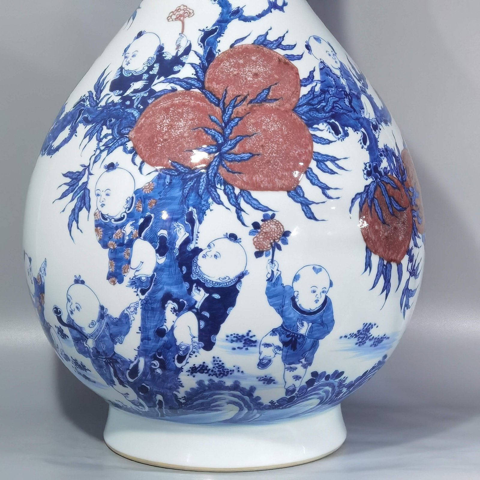 Qing Dynasty Qianlong blue and white underglaze red jade pot