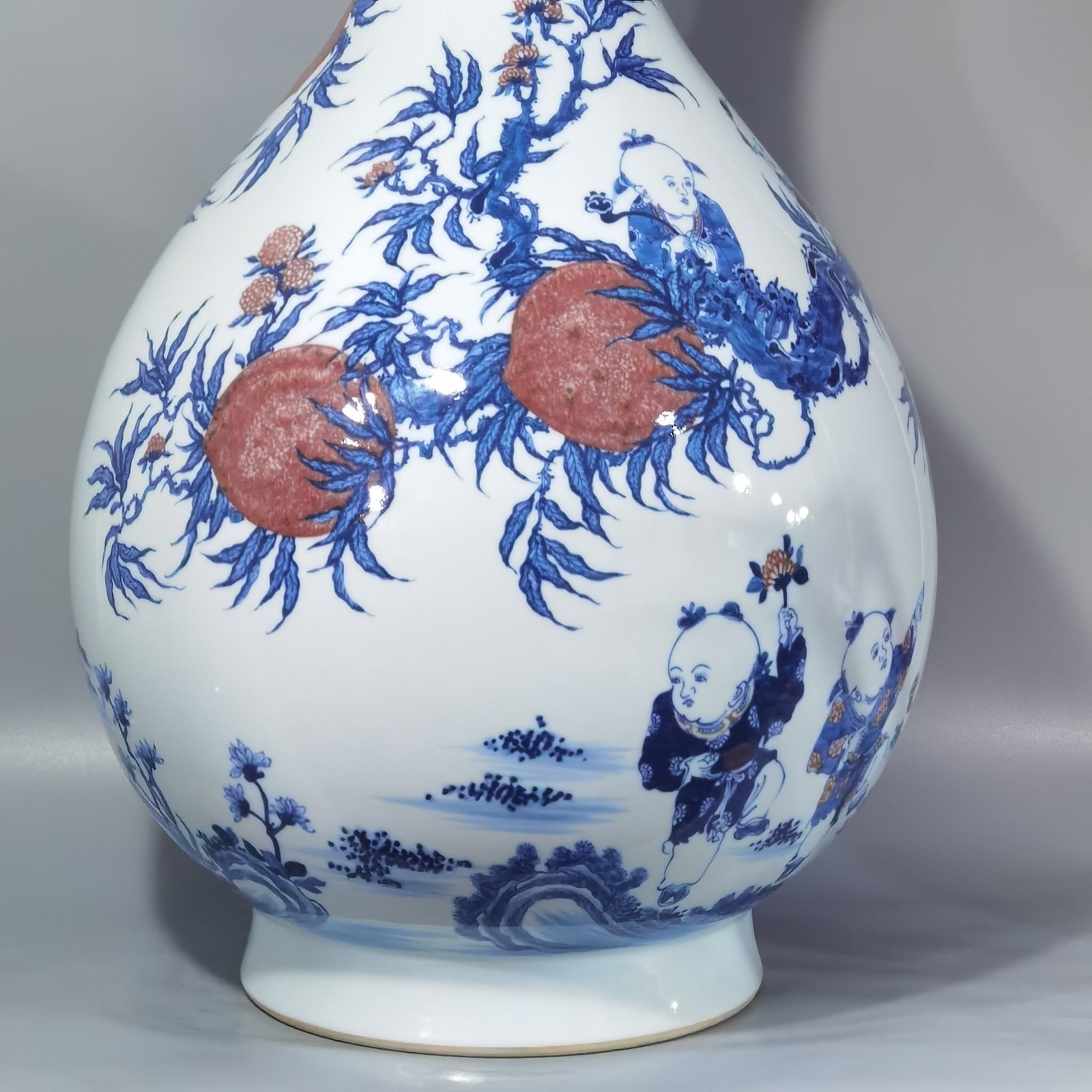 Qing Dynasty Qianlong blue and white underglaze red jade pot