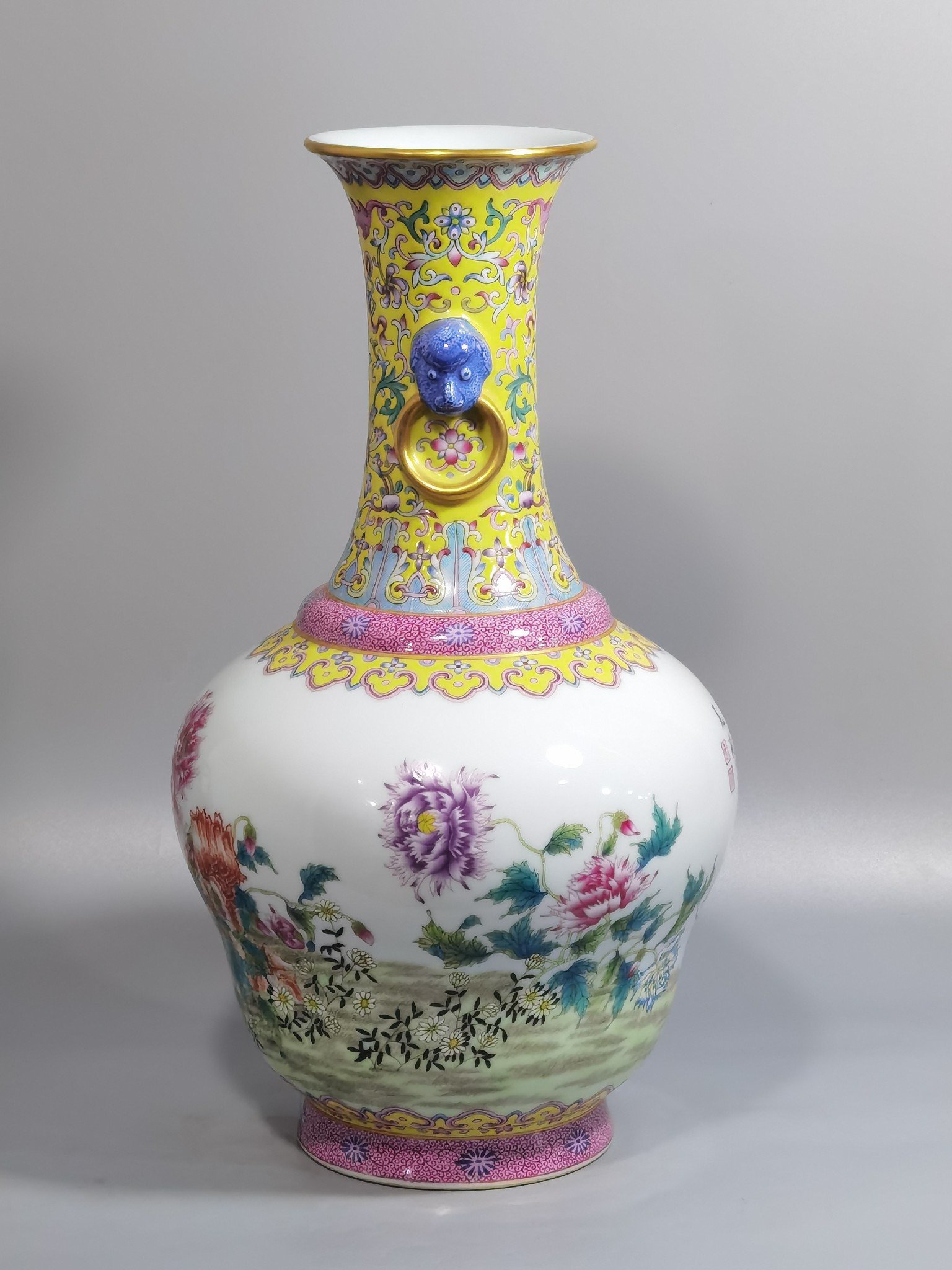 Qing Dynasty Qianlong yellow ground pastel passionflower mphora