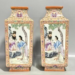 Qing Dynasty Qianlong square vase with four beautiful pictures