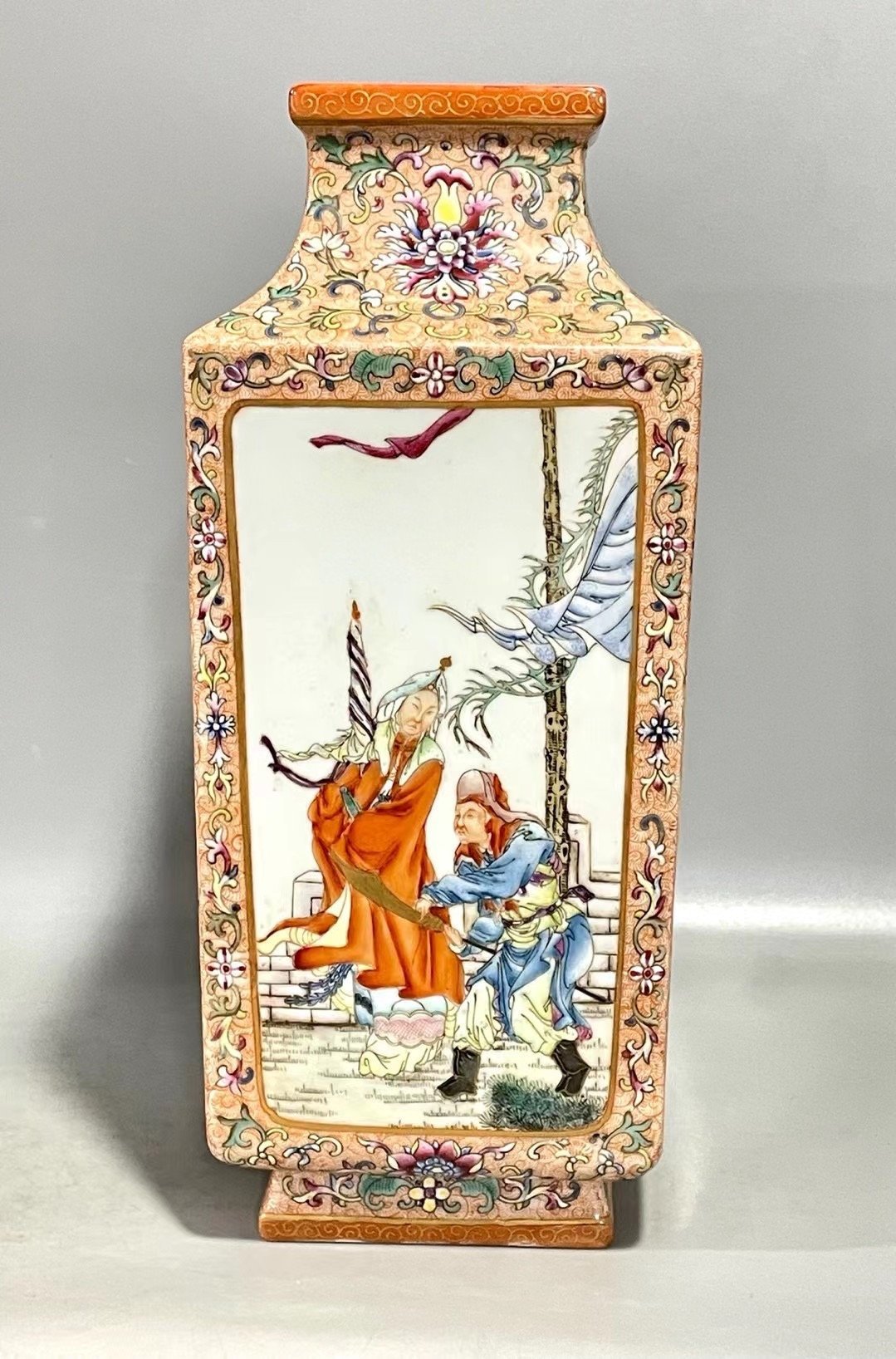 Qing Dynasty Qianlong square vase with four beautiful pictures