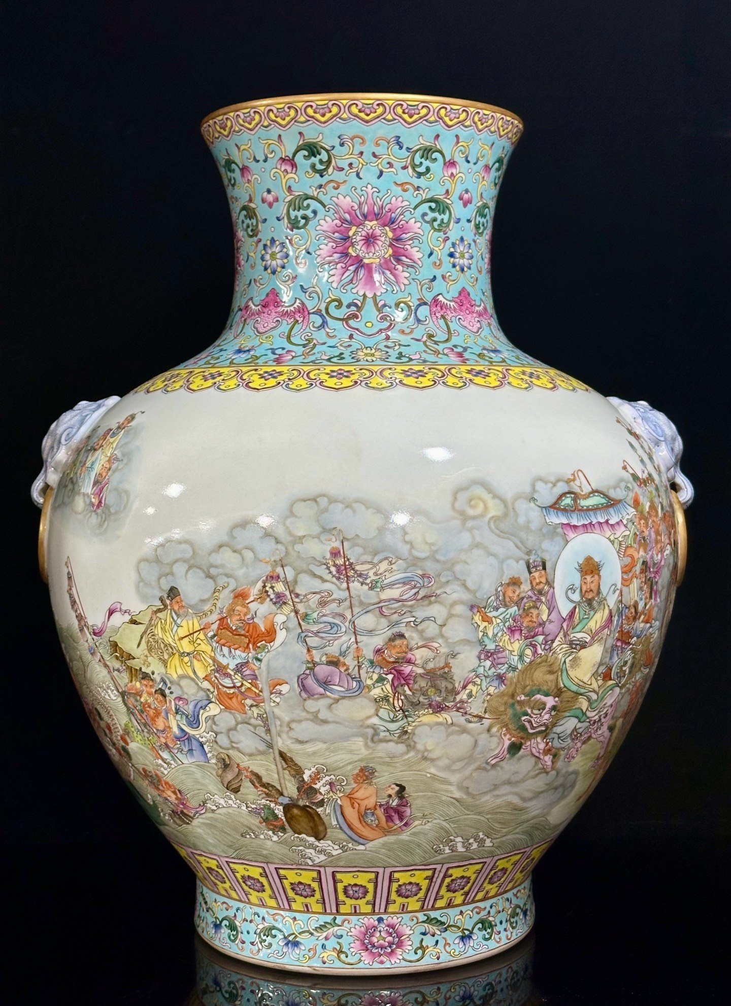 Qing Dynasty Qianlong foreign-colored turquoise-green glaze with flowers