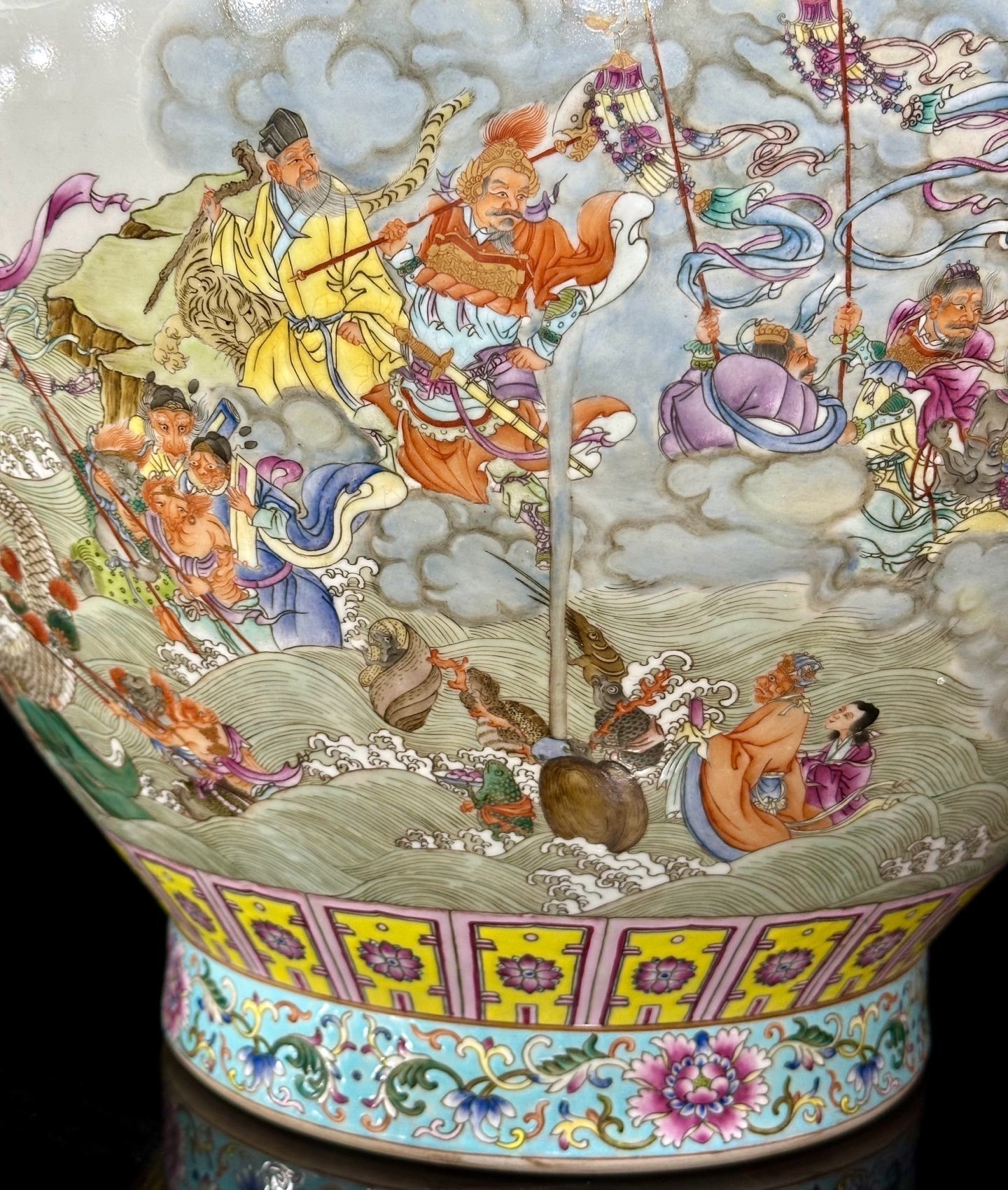 Qing Dynasty Qianlong foreign-colored turquoise-green glaze with flowers