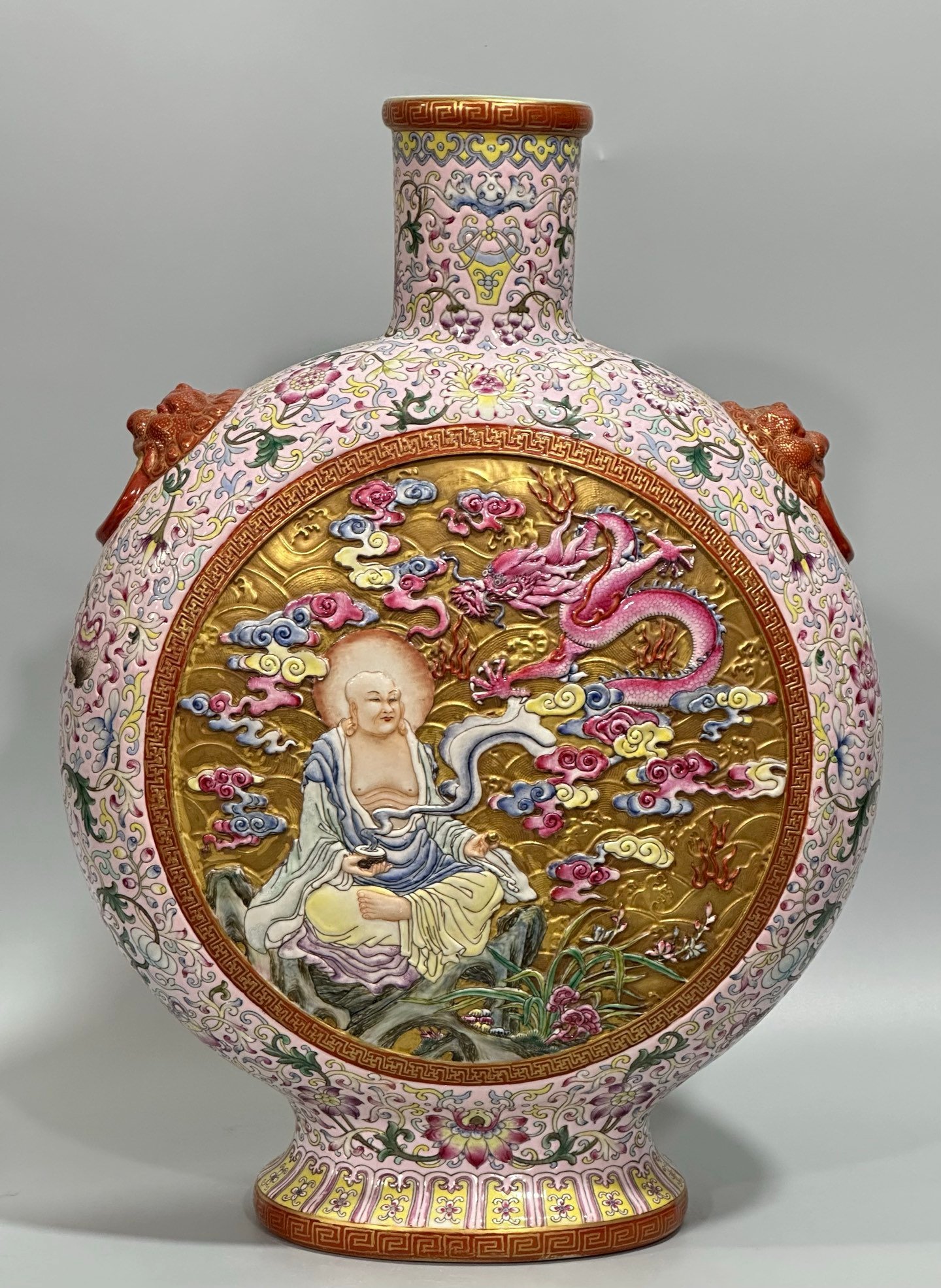 Qing Dynasty Qianlong vase with two ears
