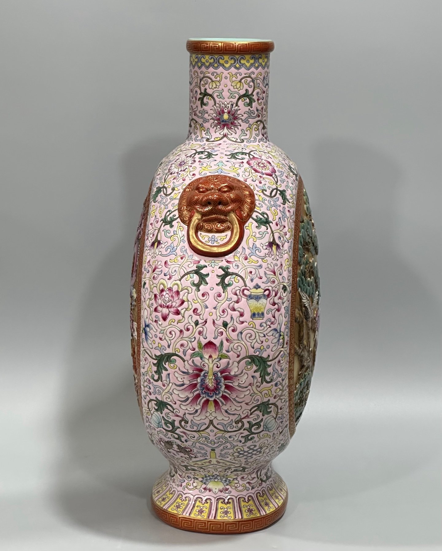 Qing Dynasty Qianlong vase with two ears
