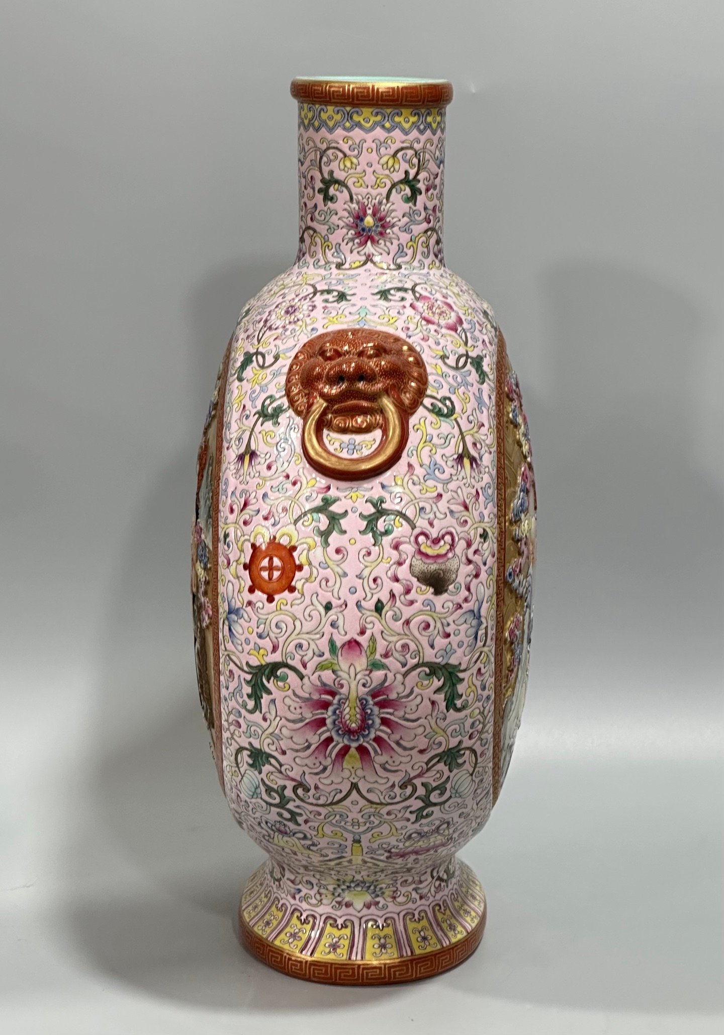 Qing Dynasty Qianlong vase with two ears