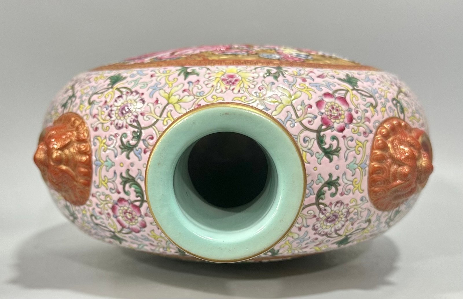 Qing Dynasty Qianlong vase with two ears