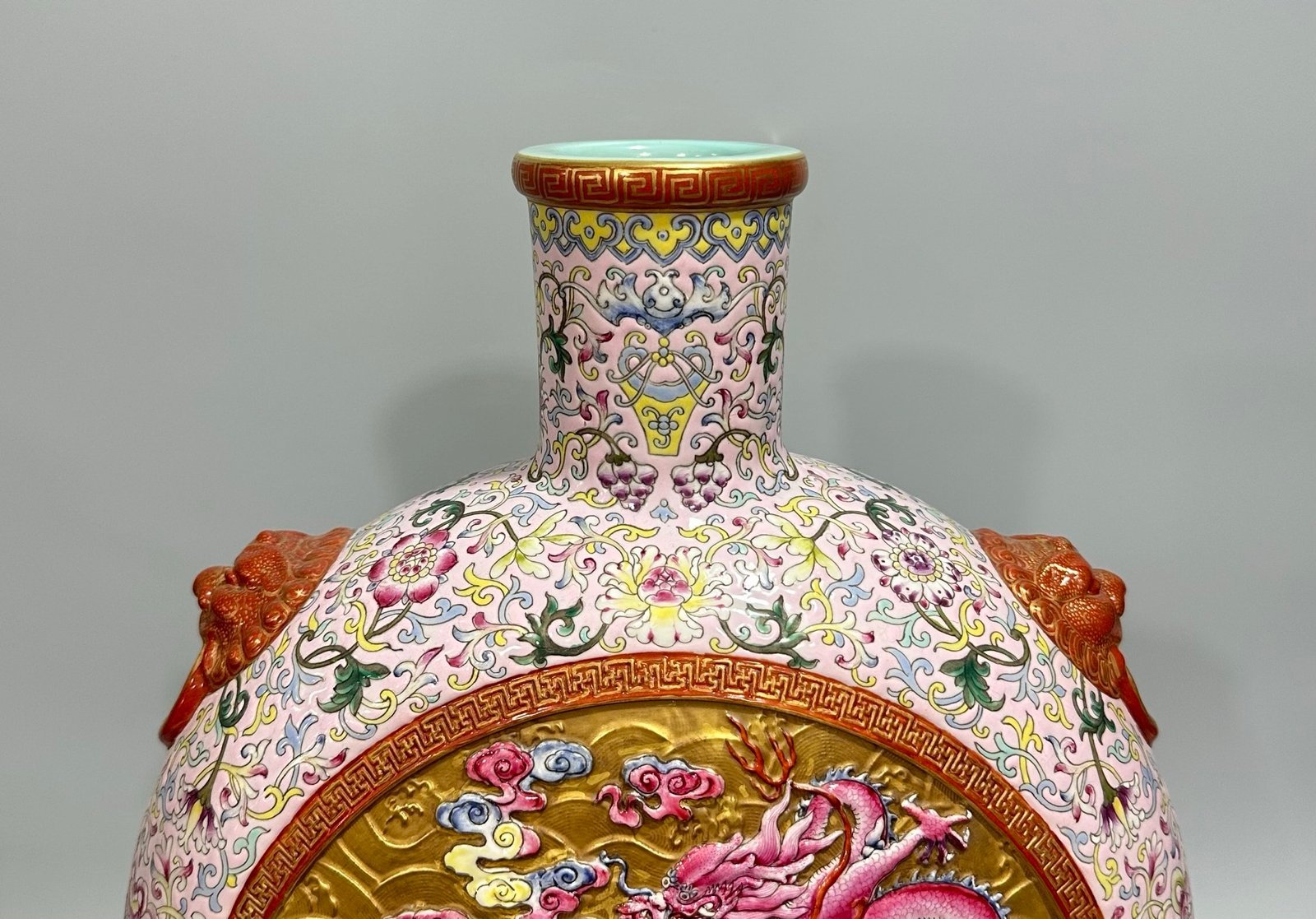 Qing Dynasty Qianlong vase with two ears