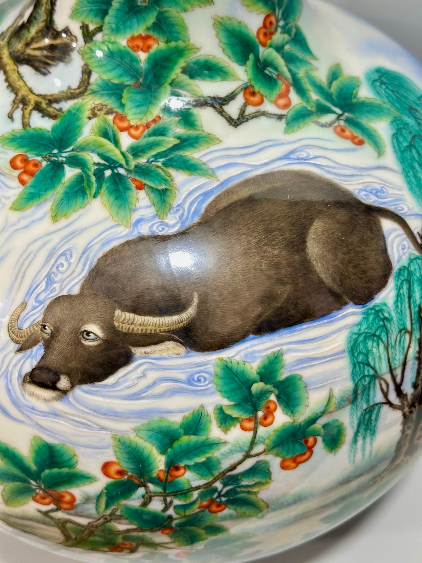 Qing Dynasty Qianlong Enamel Liuhe nimal pattern celestial sphere vase