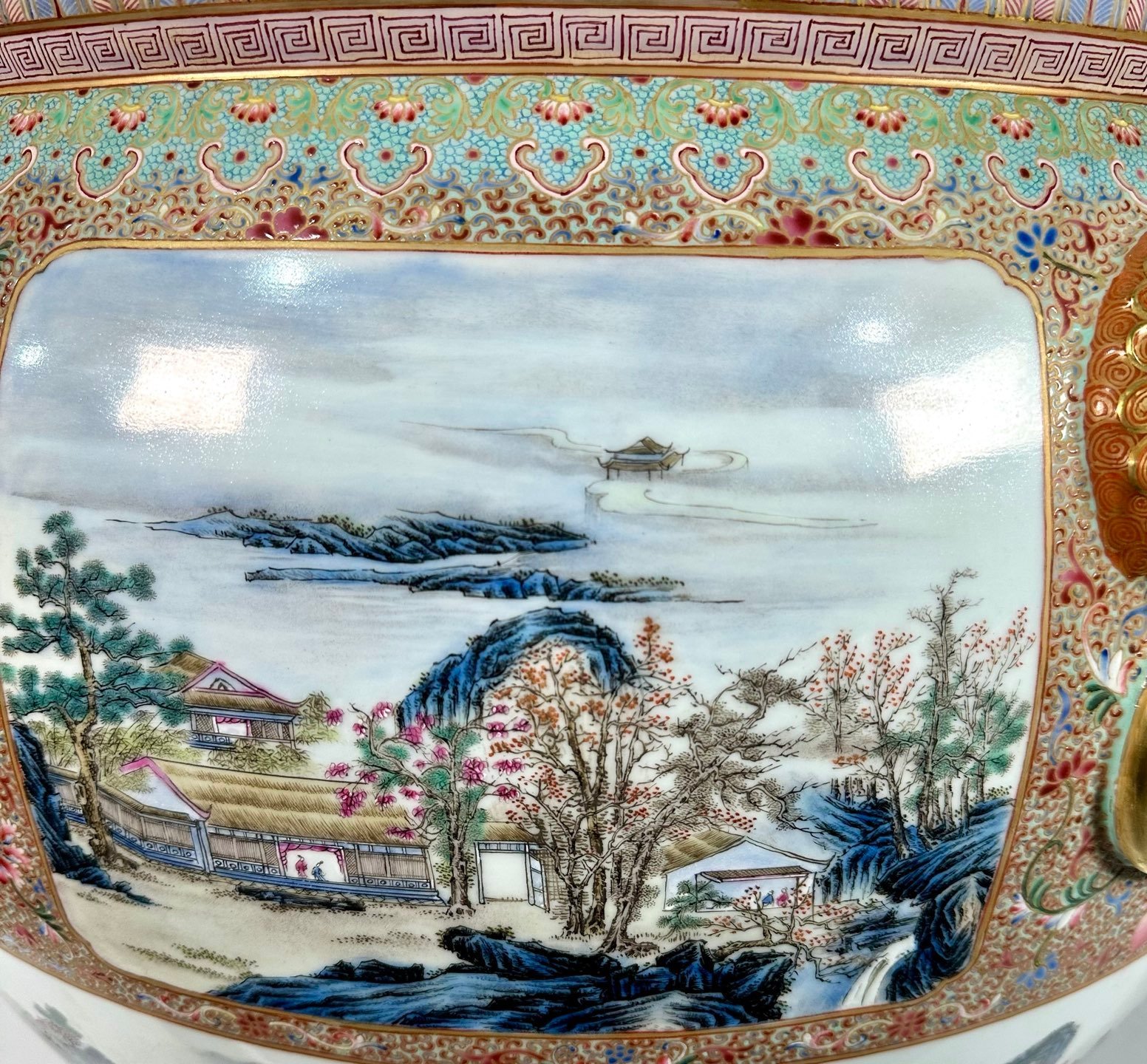 Qing Dynasty Qianlong large double-eared vat with scenes