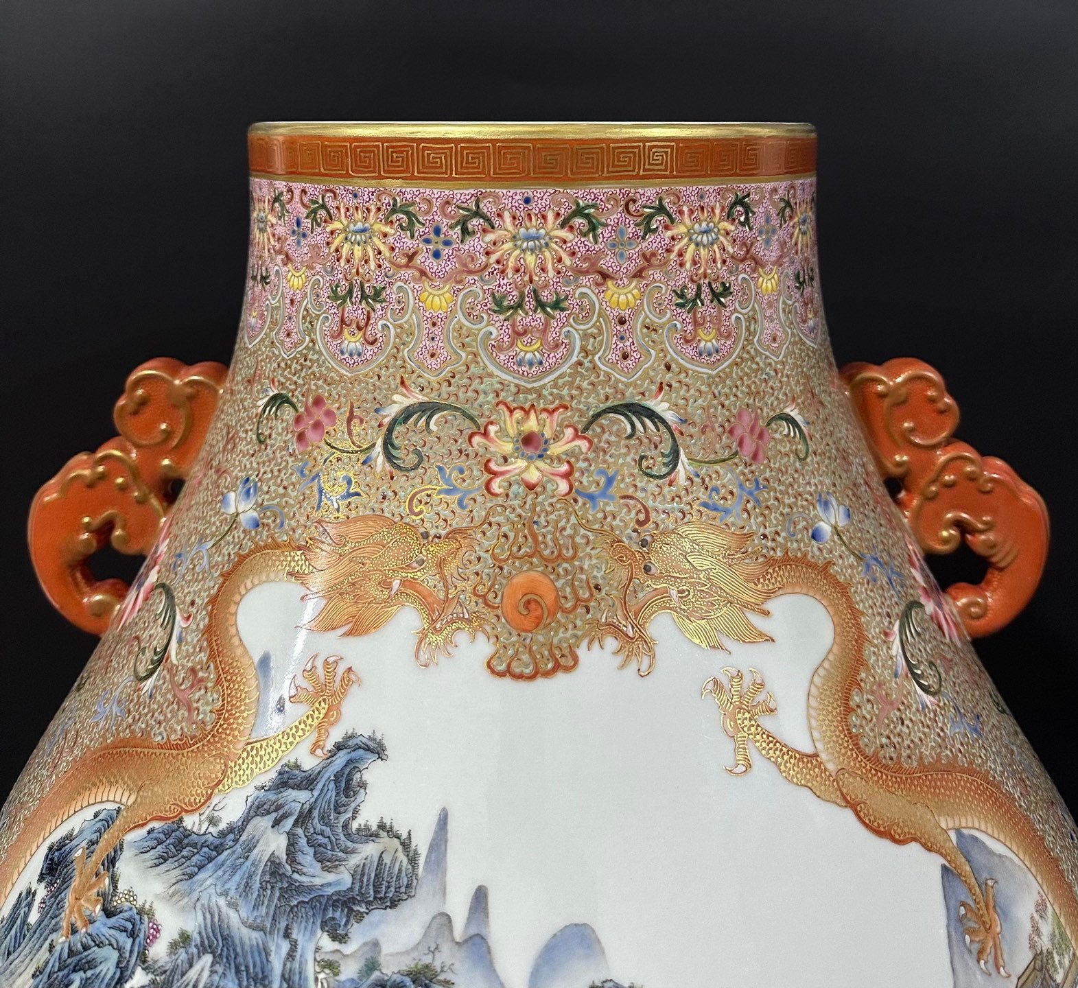 Qing Dynasty Qianlong enamel painting with gold and consecrated and scape