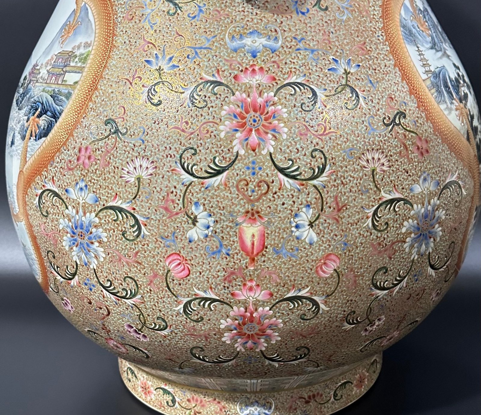 Qing Dynasty Qianlong enamel painting with gold and consecrated and scape