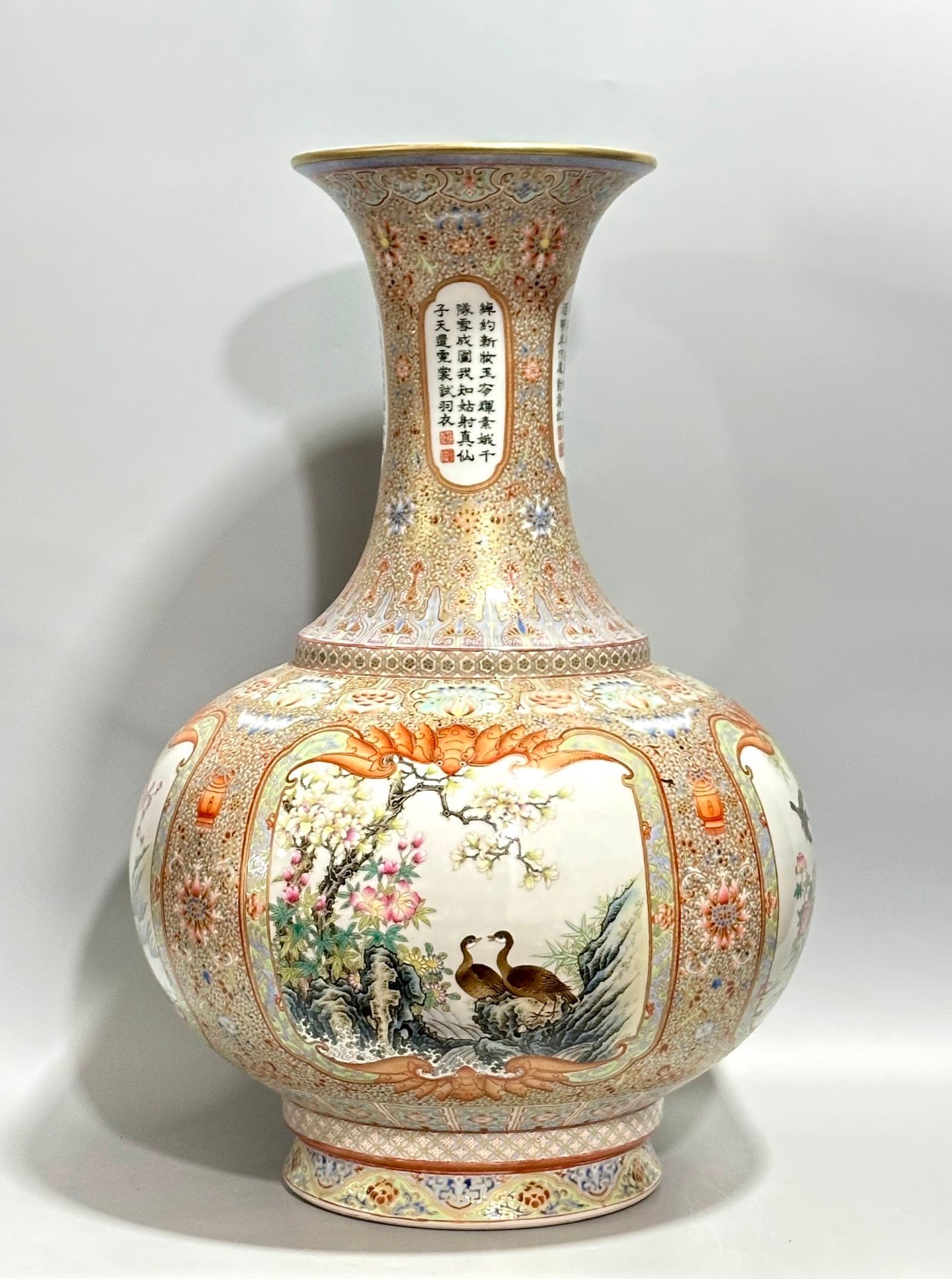 Qing Dynasty Qianlong enamel and gold-painted window flower and bird poetry appreciation vase