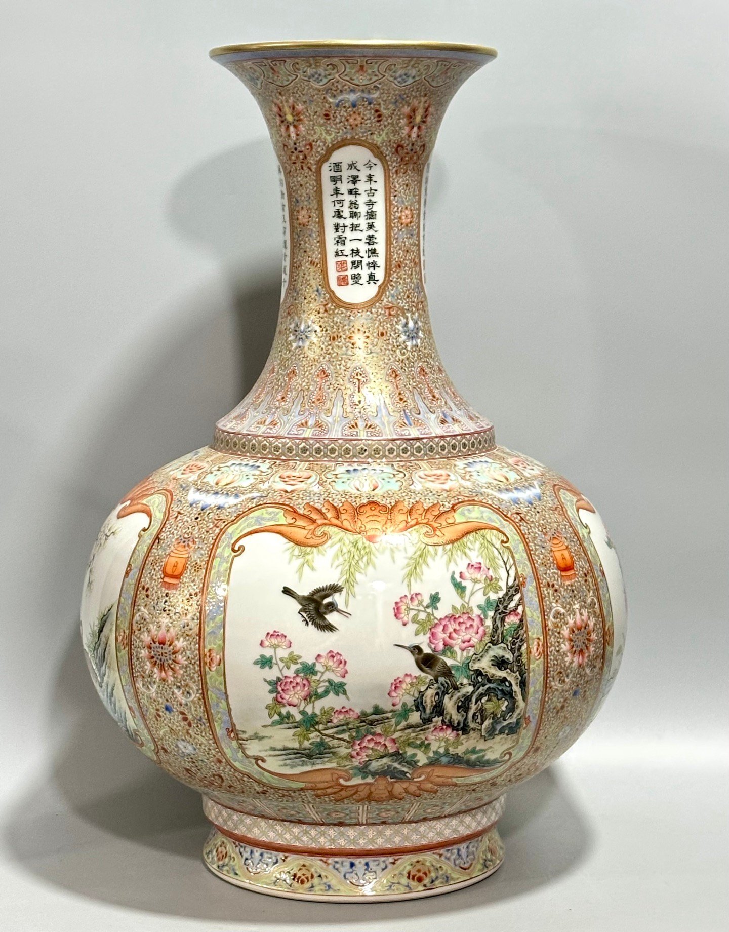 Qing Dynasty Qianlong enamel and gold-painted window flower and bird poetry appreciation vase