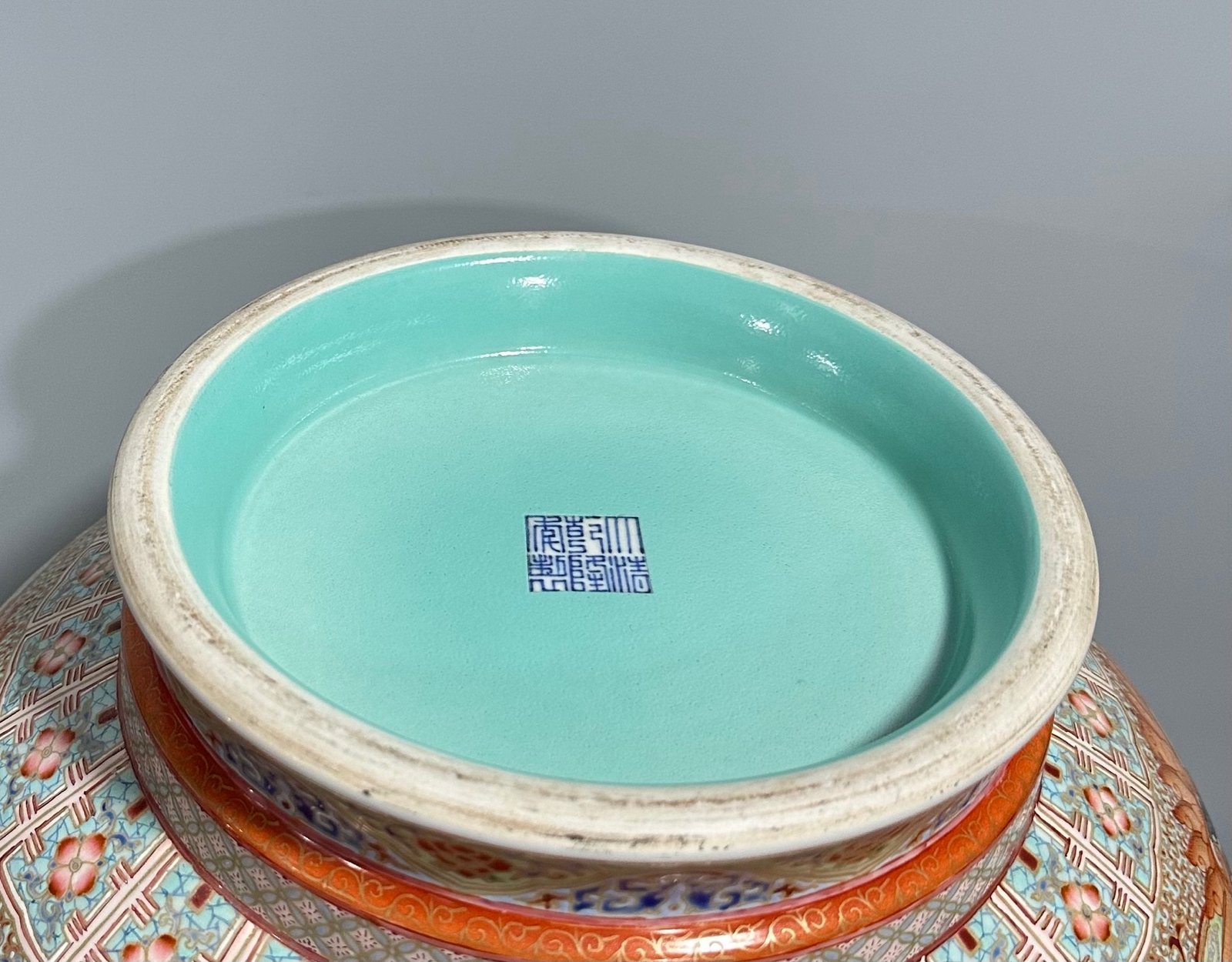 Qing Dynasty Qianlong enamel and gold-painted window flower and bird poetry appreciation vase