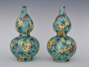 Qing Dynasty Qianlong Enamel turquoise green glaze gourd vase