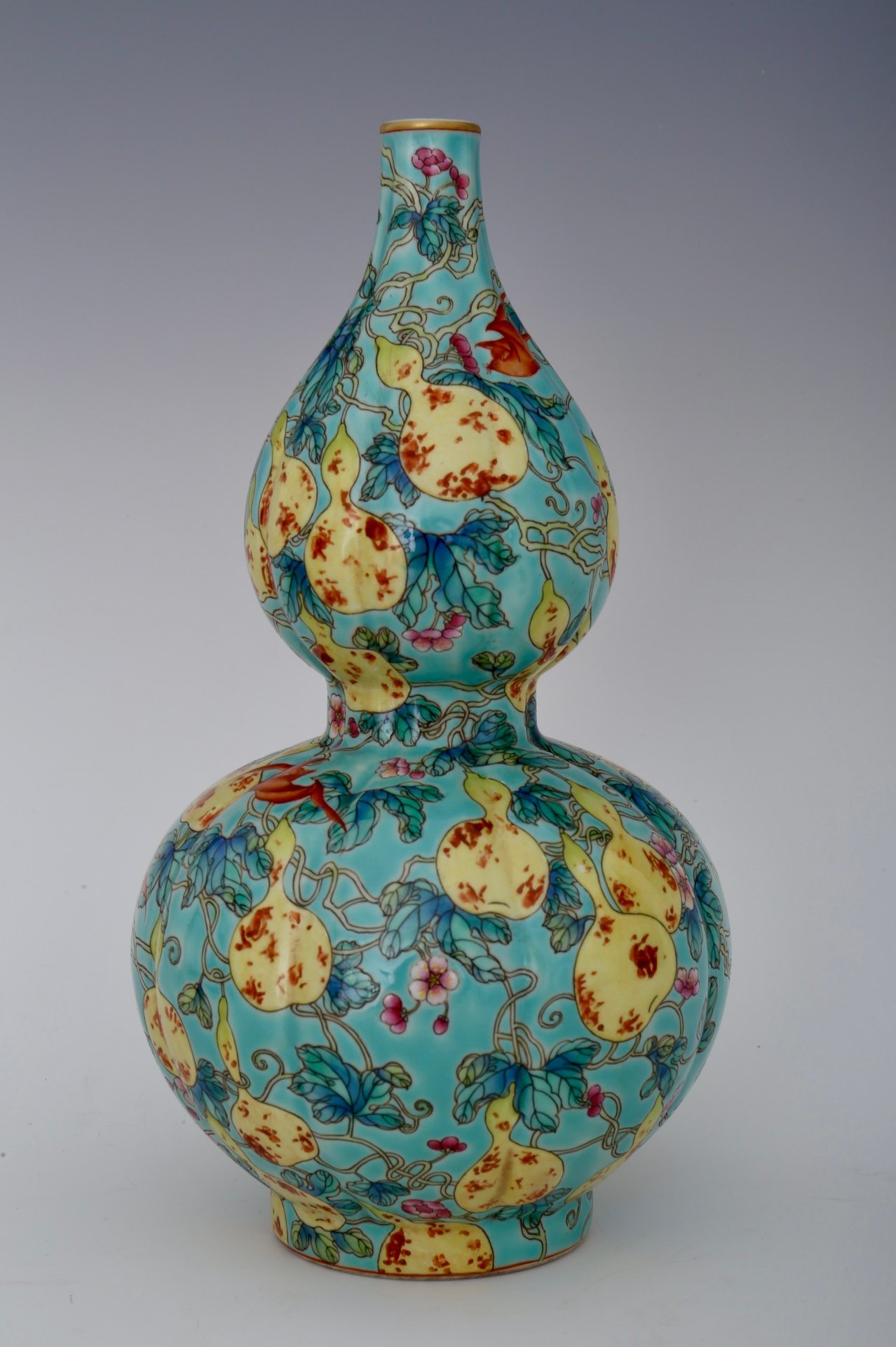 Qing Dynasty Qianlong Enamel turquoise green glaze gourd vase