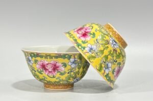Qing Dynasty Qianlong Enamel lemon yellow glaze bowl