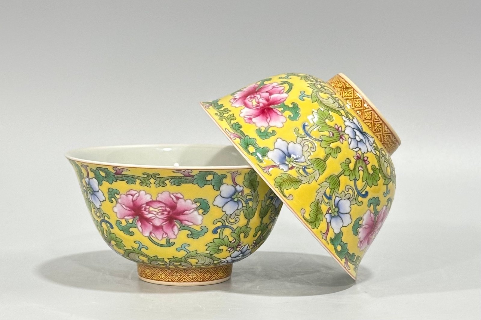 Qing Dynasty Qianlong Enamel lemon yellow glaze bowl