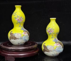 Qing Dynasty Qianlong Enamel lemon yellow glaze flower and bird small gourd vase