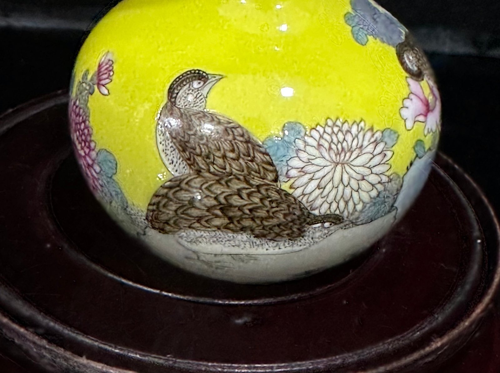 Qing Dynasty Qianlong Enamel lemon yellow glaze flower and bird small gourd vase