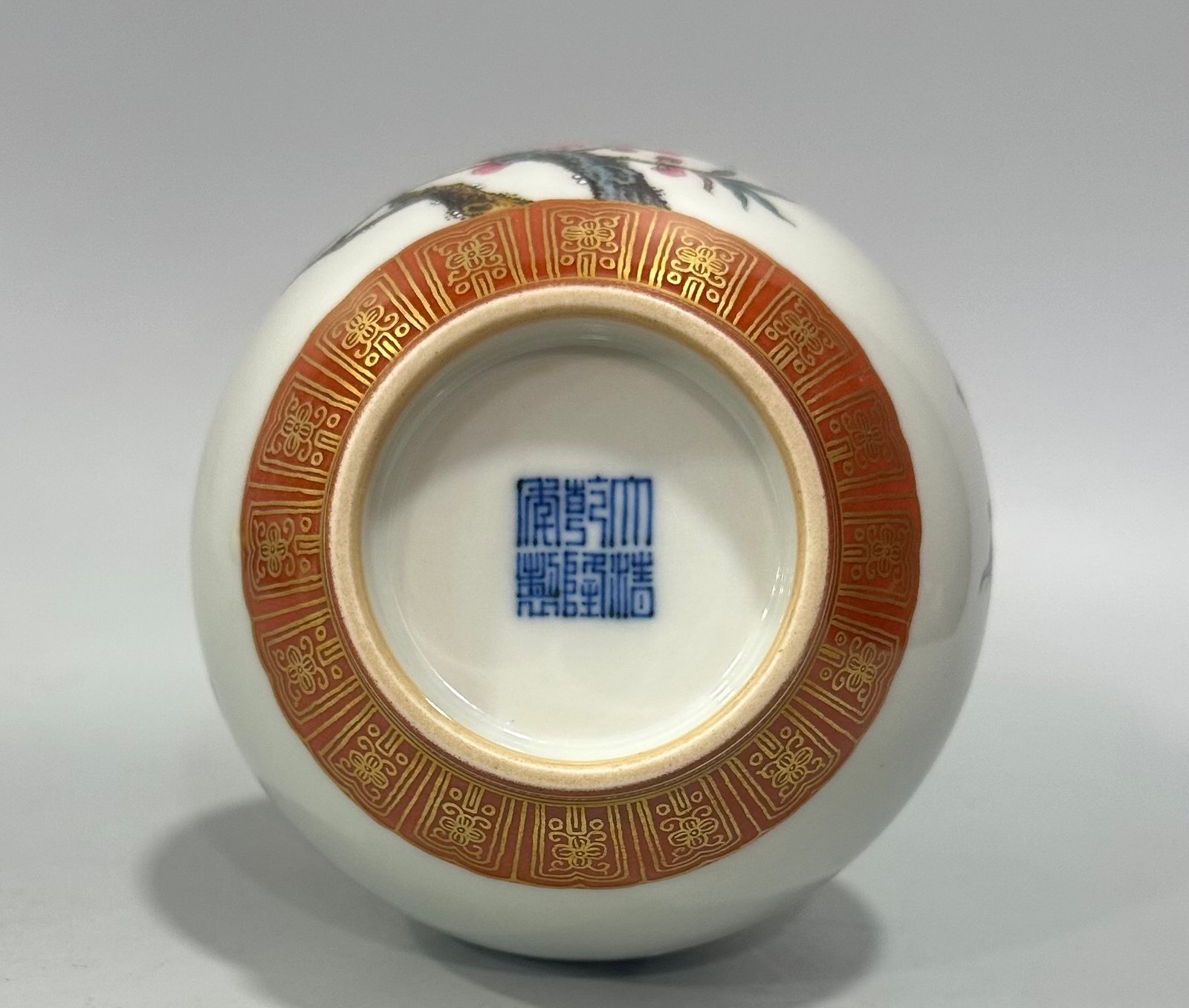 Qing Dynasty Qianlong enamel alum and red gourd vase