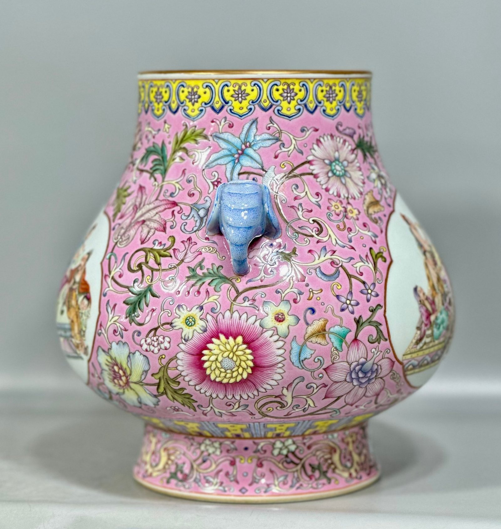 Qing Dynasty Qianlong A two-eared statue of an elegant gathering of figures