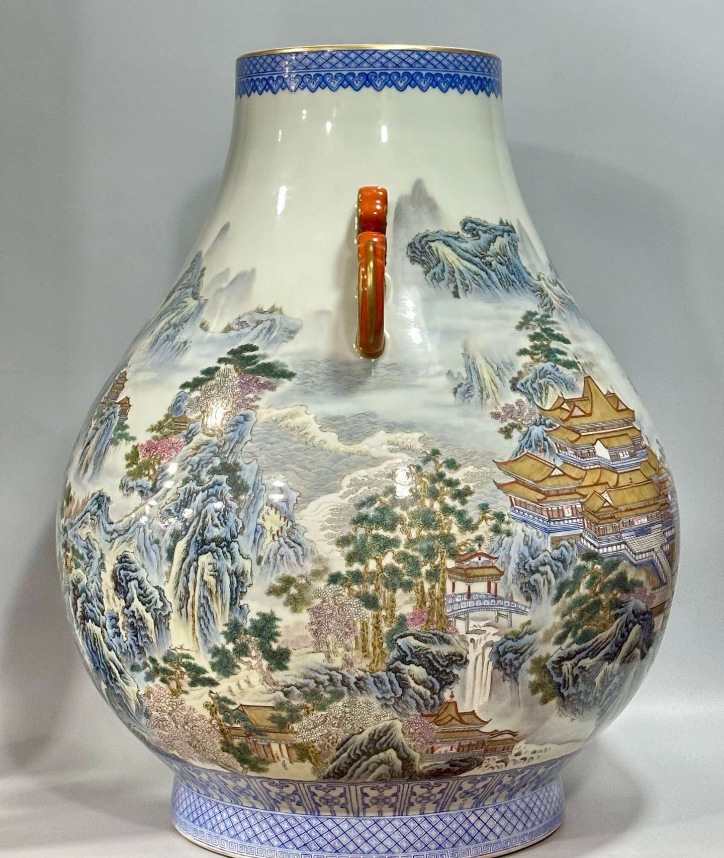 Qing Dynasty Qianlong Enamel double-eared statue of a figure in a landscape