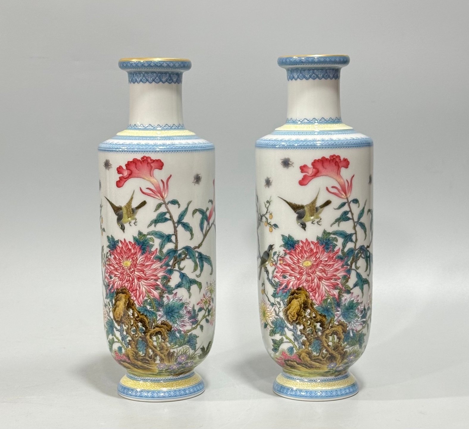 Qing Dynasty Qianlong Small enamel vase