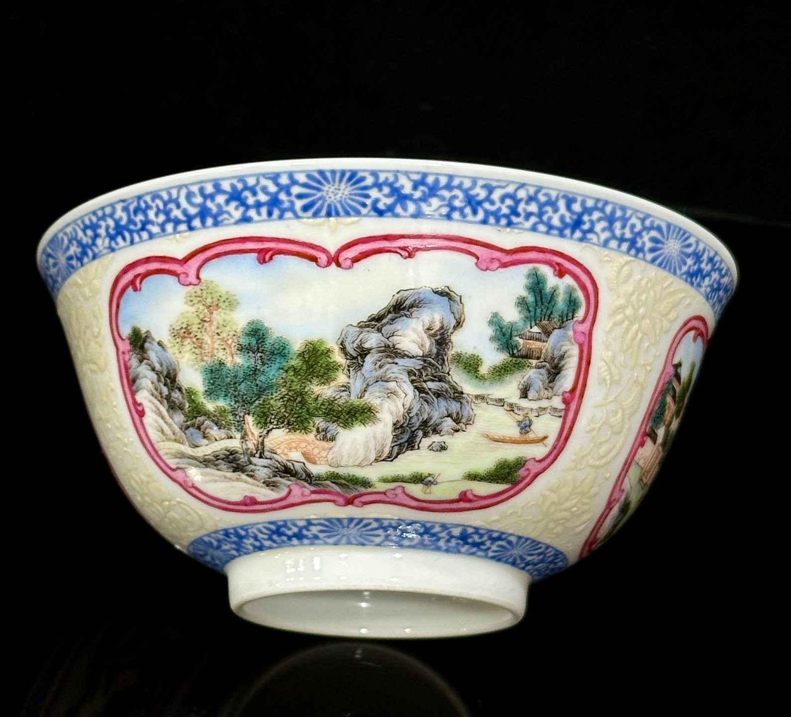 Qing Dynasty Qianlong Enamel bowl with flowers