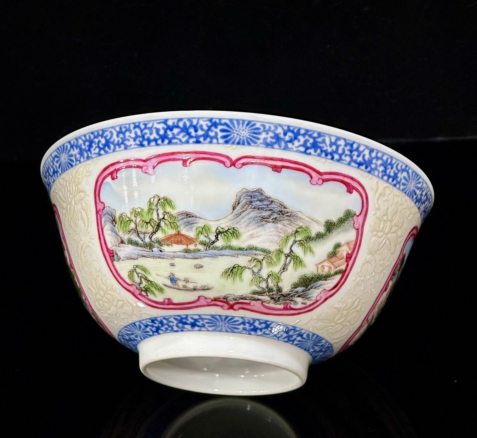 Qing Dynasty Qianlong Enamel bowl with flowers
