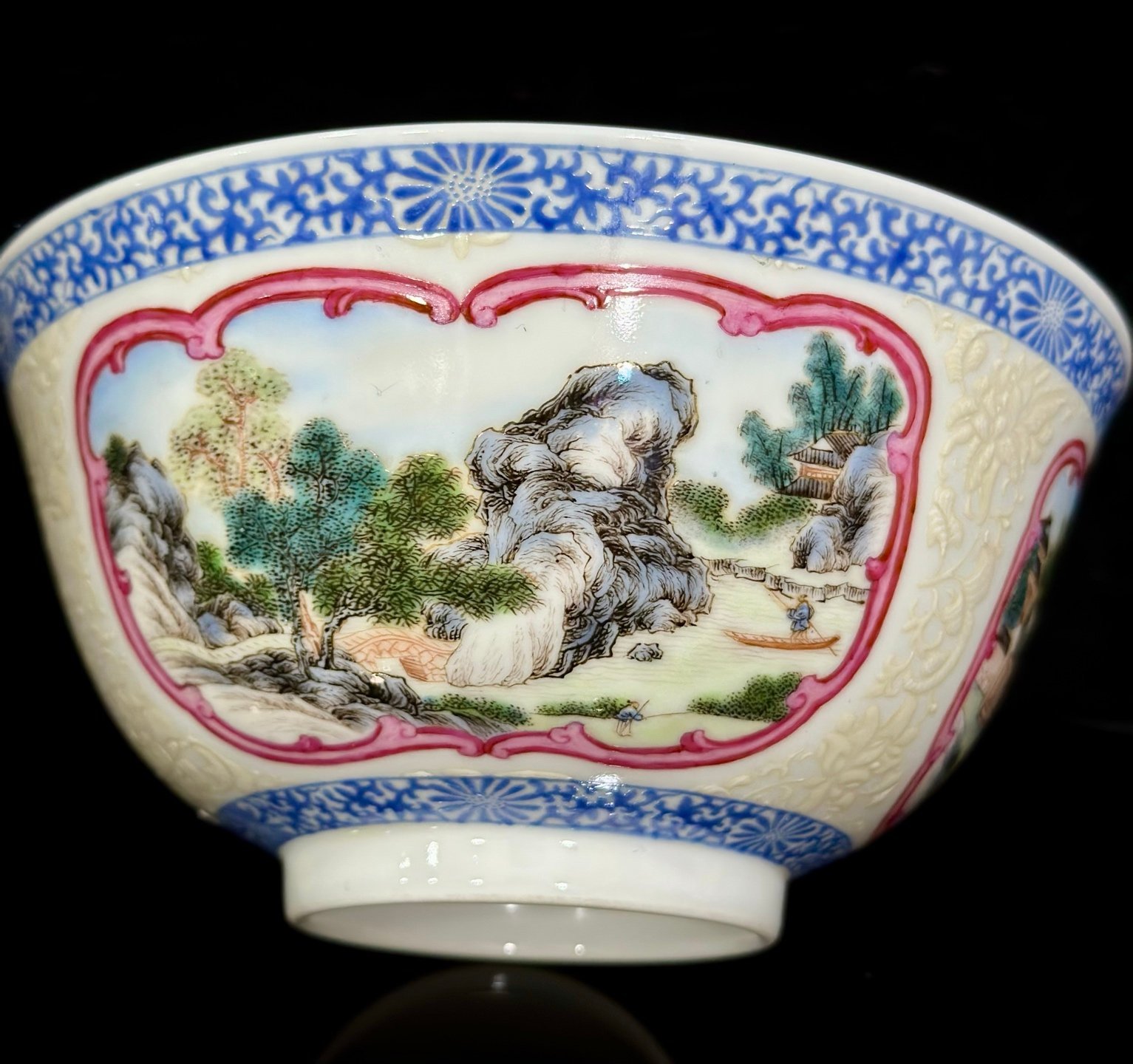 Qing Dynasty Qianlong Enamel bowl with flowers