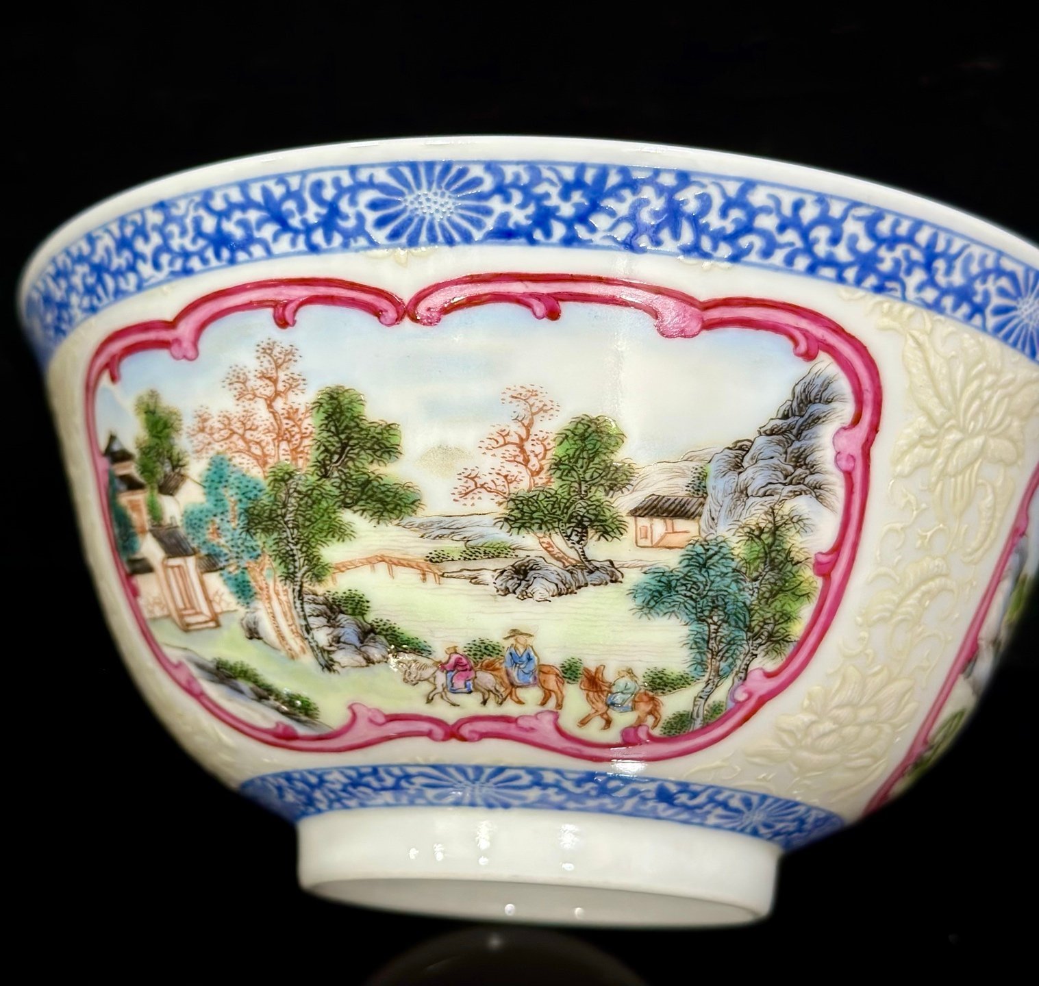 Qing Dynasty Qianlong Enamel bowl with flowers