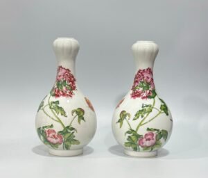 Qing Dynasty Qianlong Enamel Castiglione flower-and-bird poetry and garlic vase