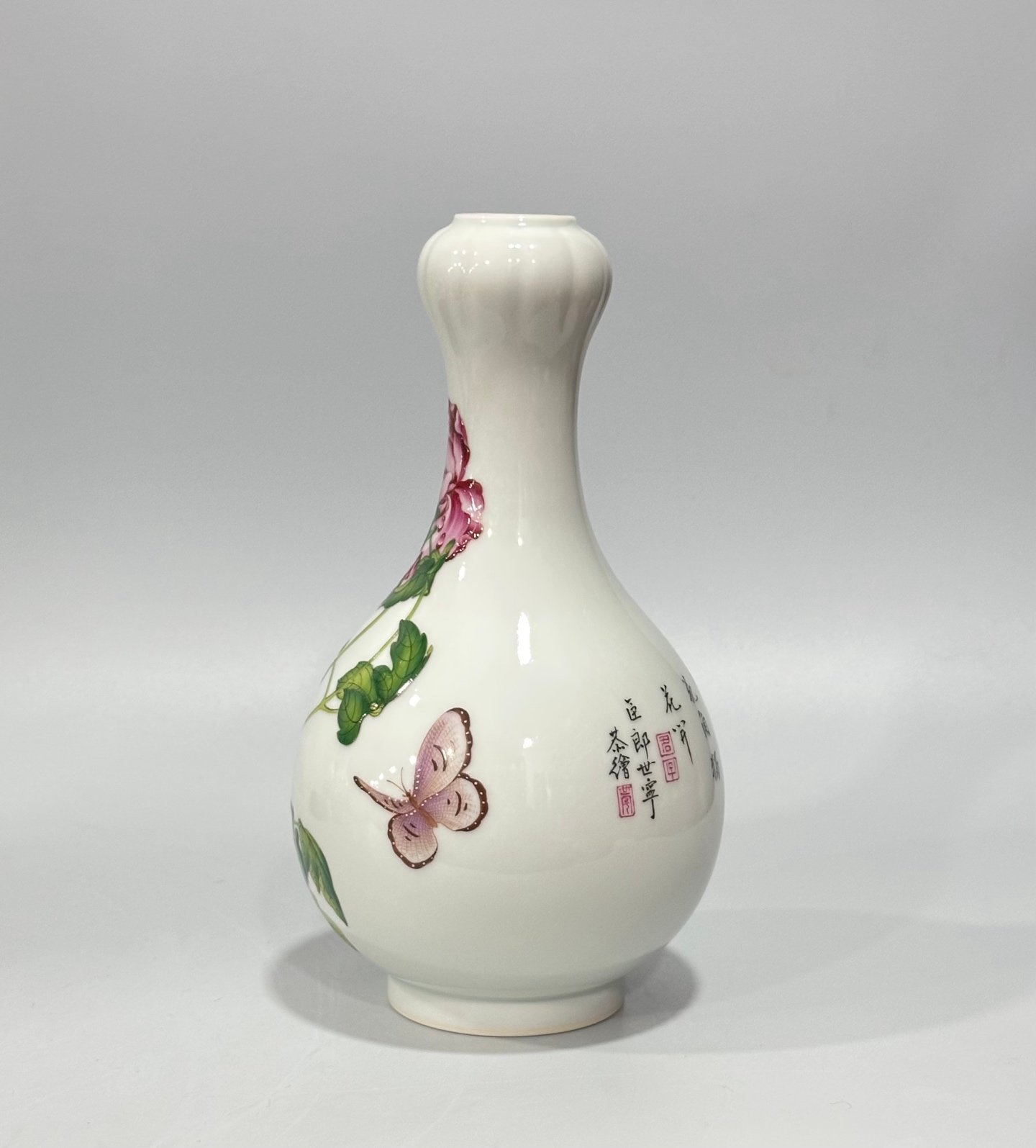 Qing Dynasty Qianlong Enamel Castiglione flower-and-bird poetry and garlic vase