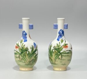 Qing Dynasty Qianlong Enamel Lang Shining flower vase