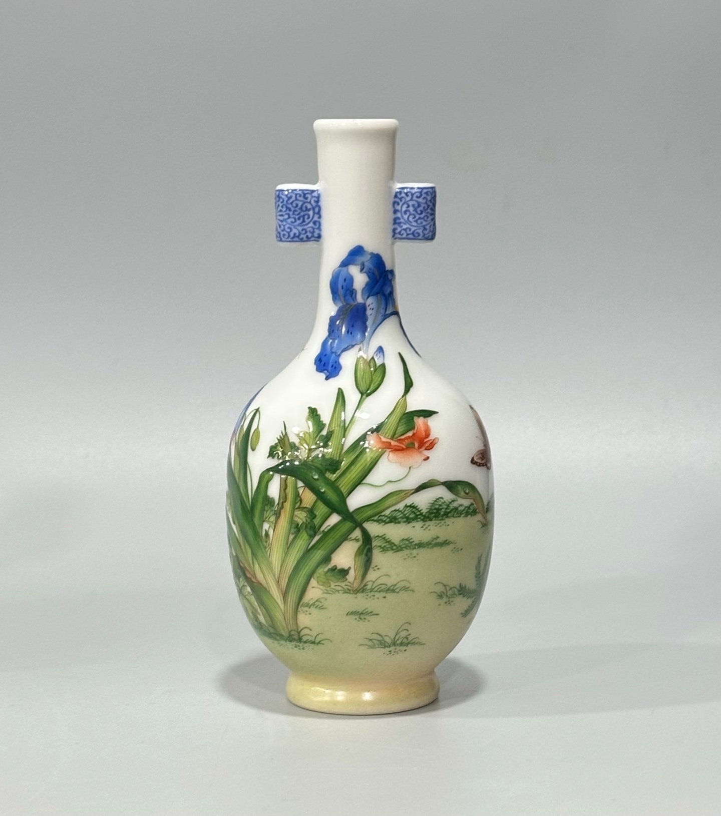 Qing Dynasty Qianlong Enamel Lang Shining flower vase
