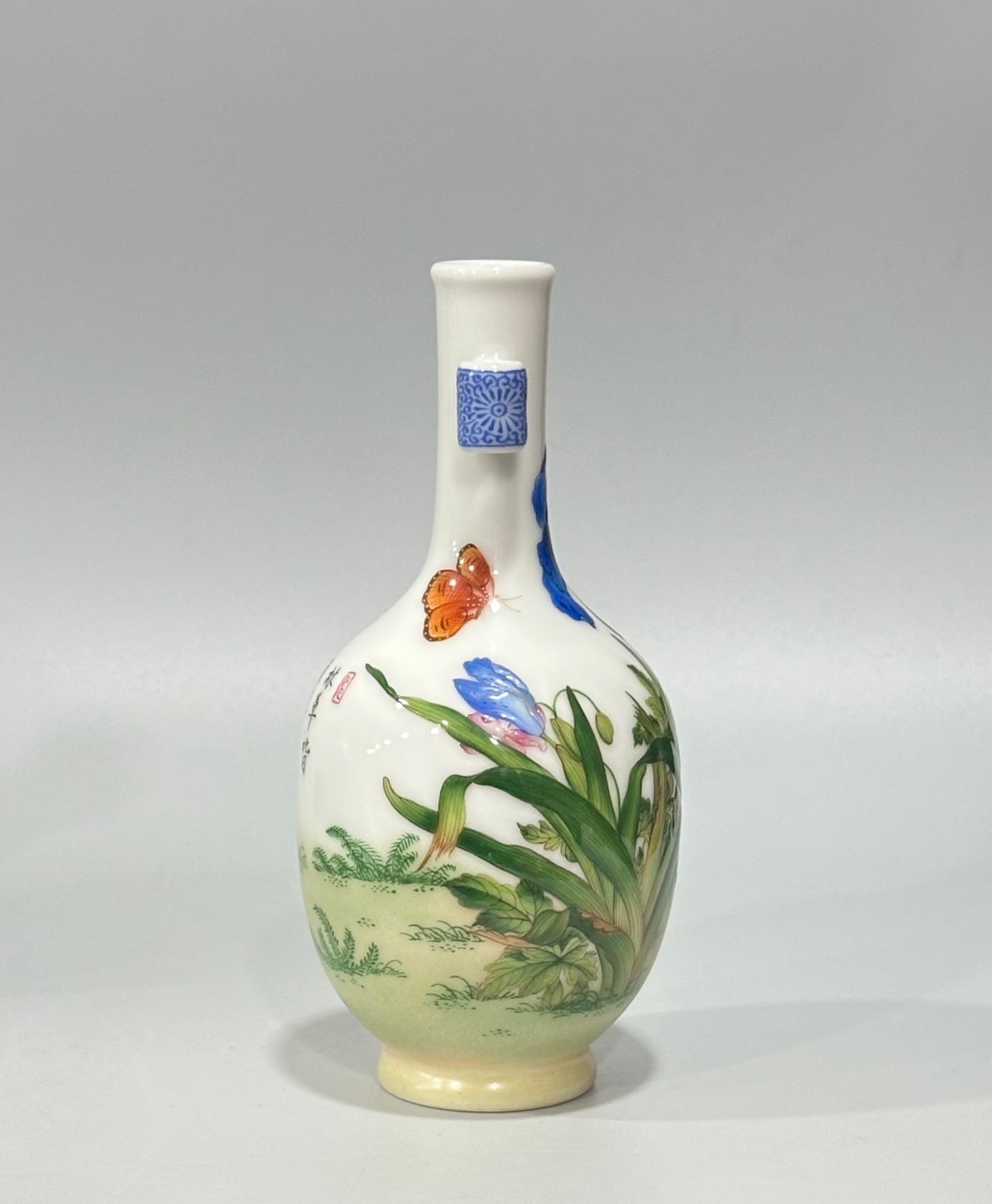 Qing Dynasty Qianlong Enamel Lang Shining flower vase