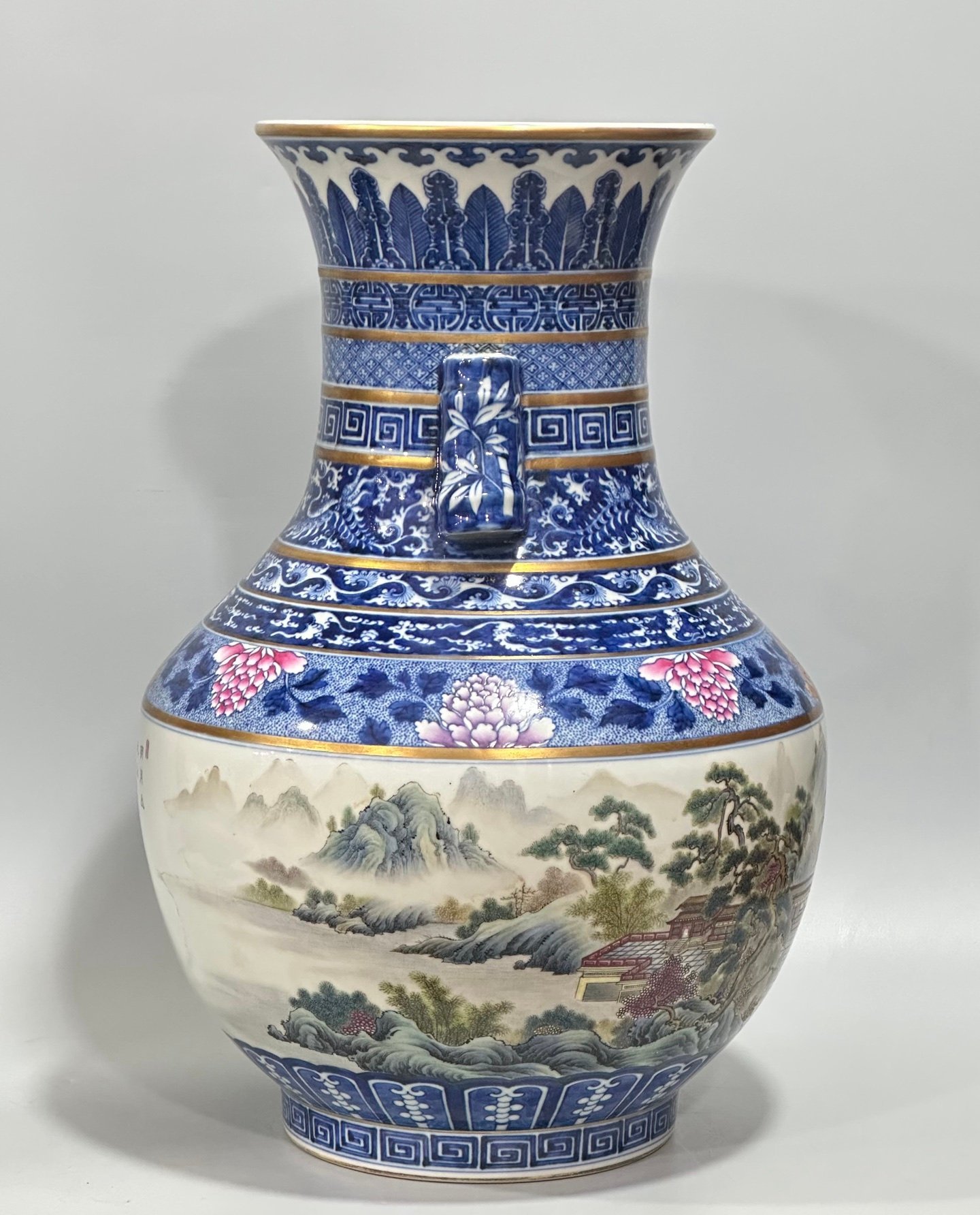 Qing Dynasty Qianlong Pastel upper and lower blue and white figures