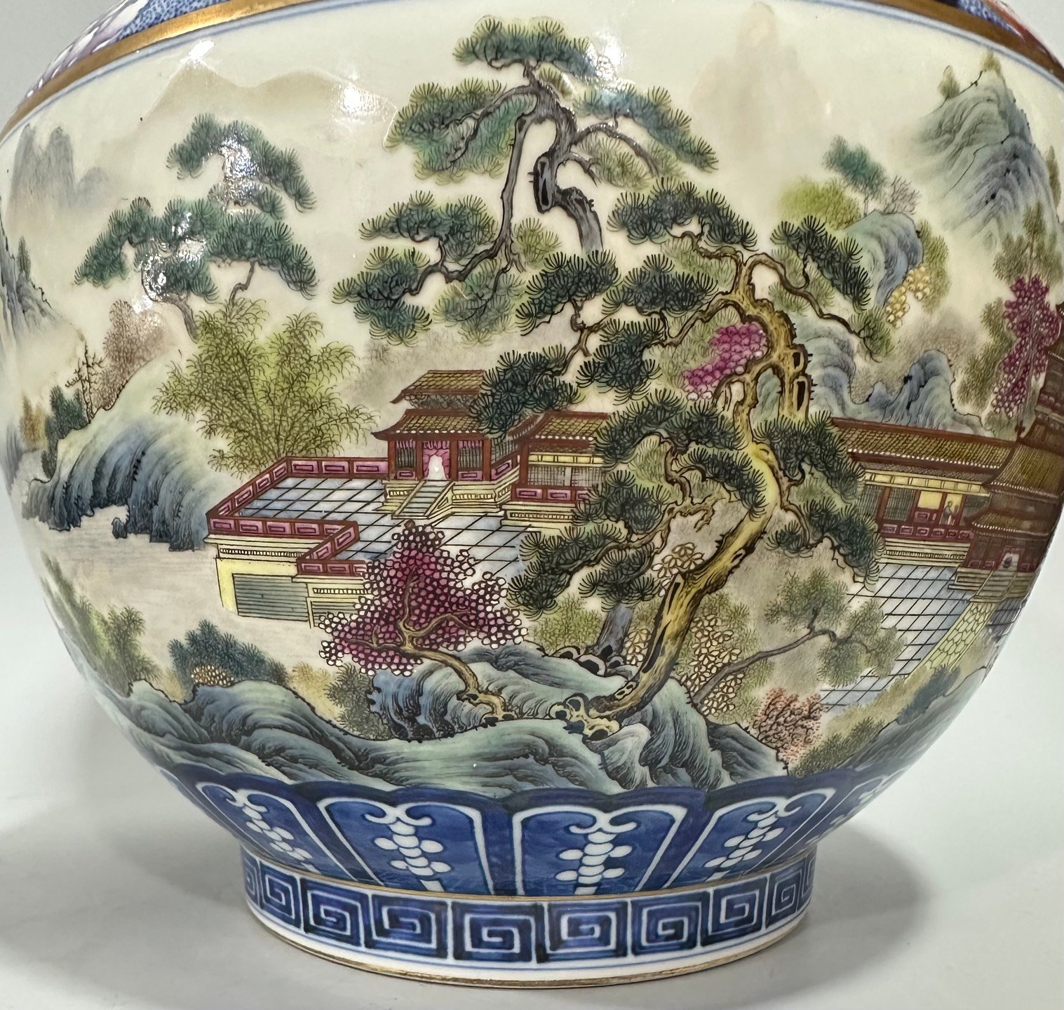 Qing Dynasty Qianlong Pastel upper and lower blue and white figures