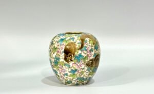 Qing Dynasty Qianlong Pastel squirrel eating apple