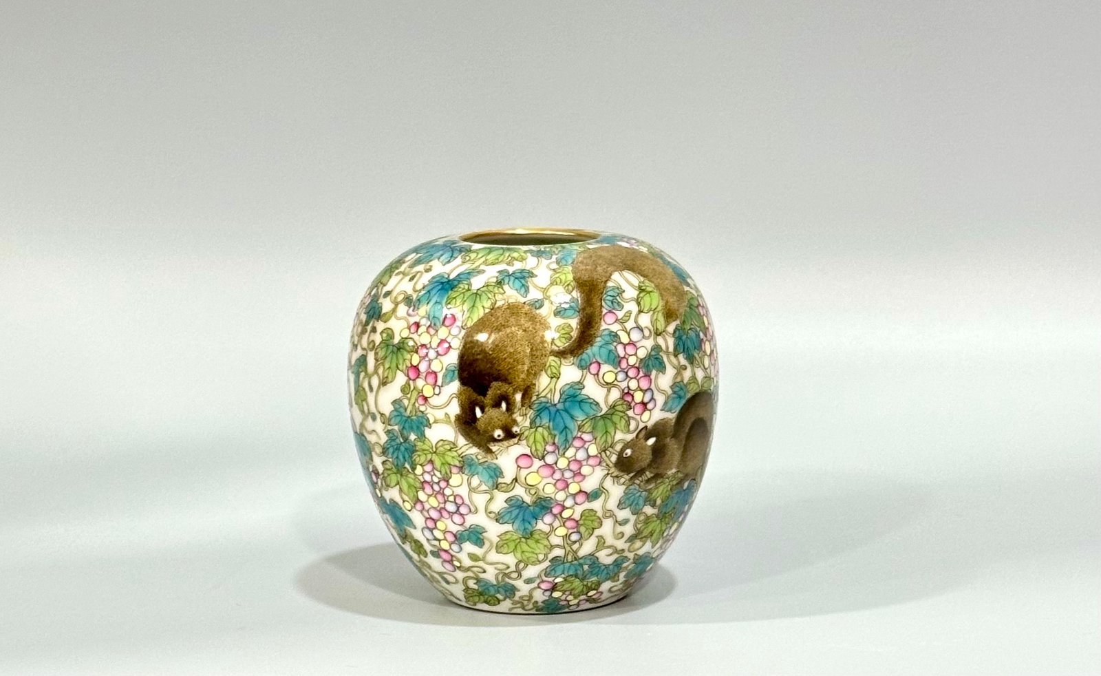 Qing Dynasty Qianlong Pastel squirrel eating apple