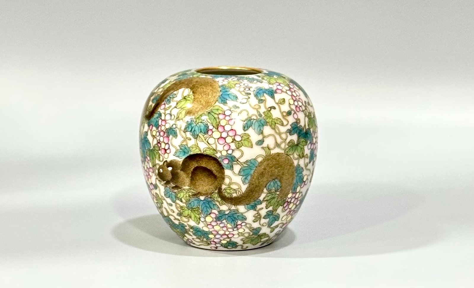 Qing Dynasty Qianlong Pastel squirrel eating apple