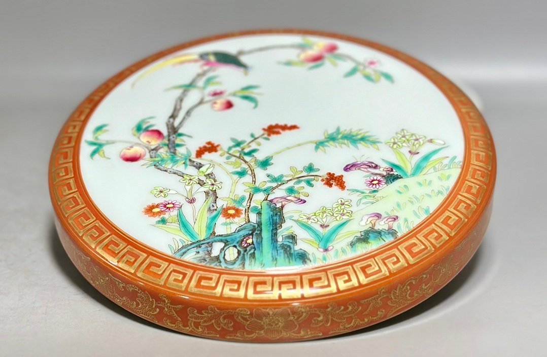 Qing Dynasty Qianlong Pastel coral red gold-painted passion flower wrapped branches