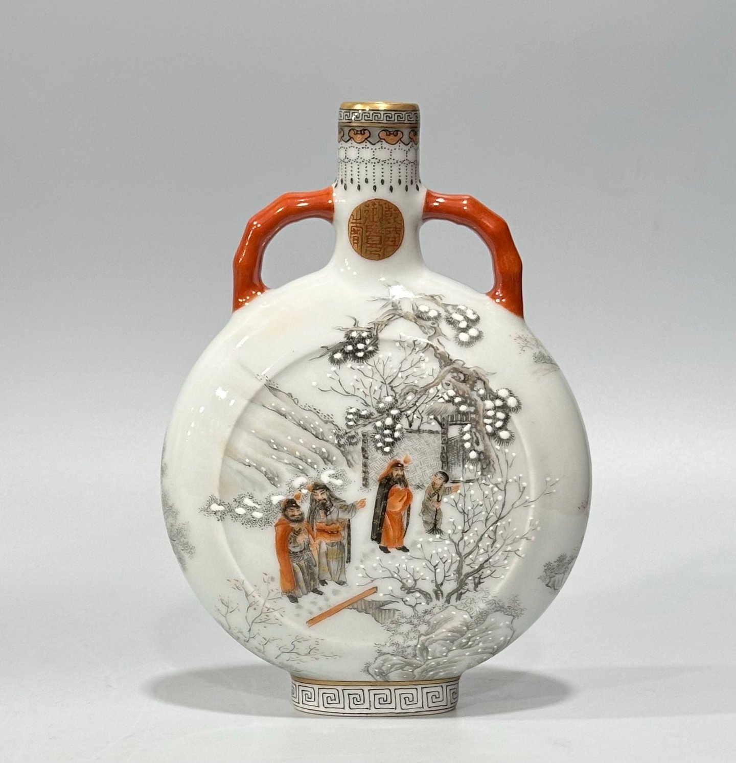 Qing Dynasty Qianlong red ink and gold color depicting characters and stories small moon vase