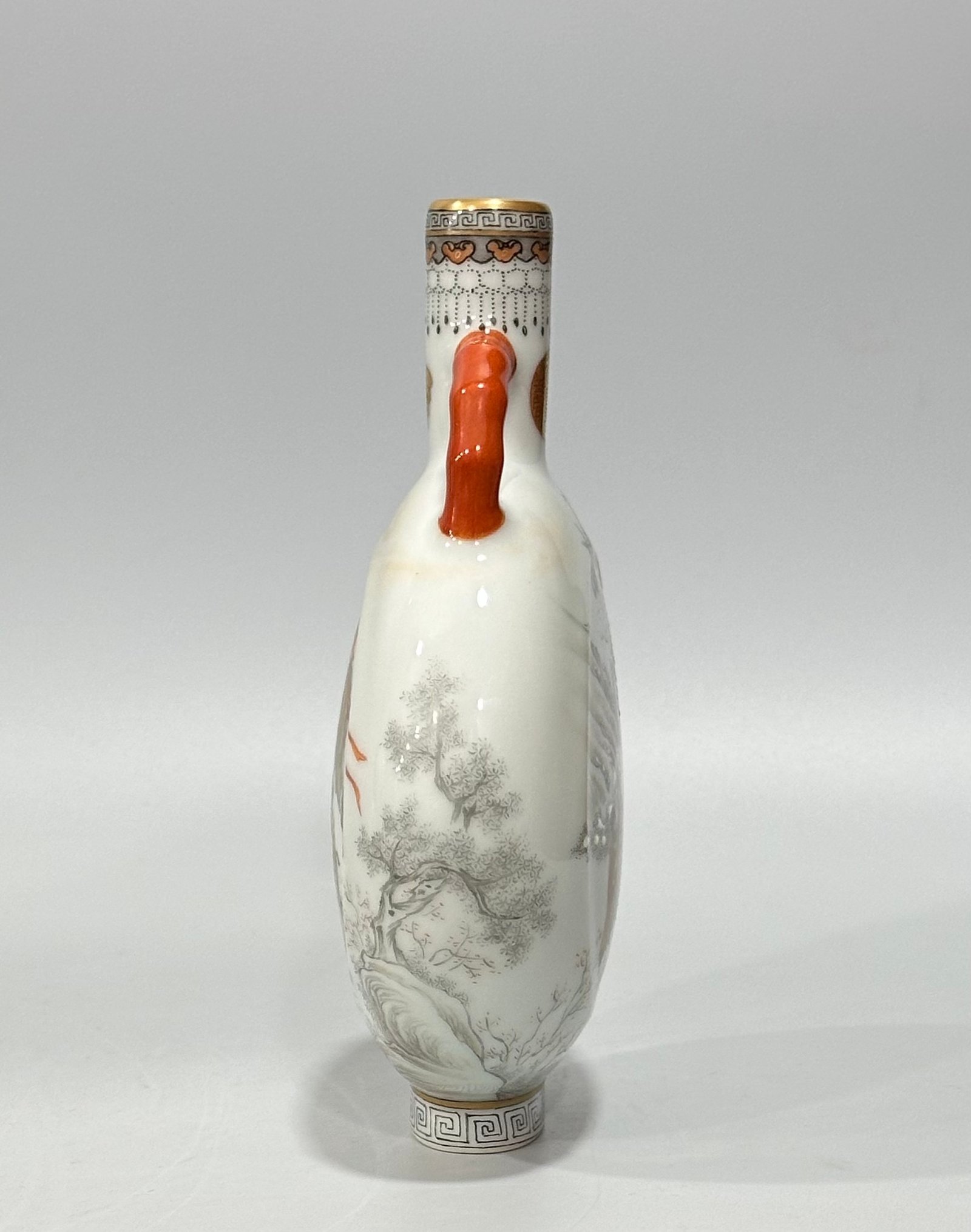 Qing Dynasty Qianlong red ink and gold color depicting characters and stories small moon vase